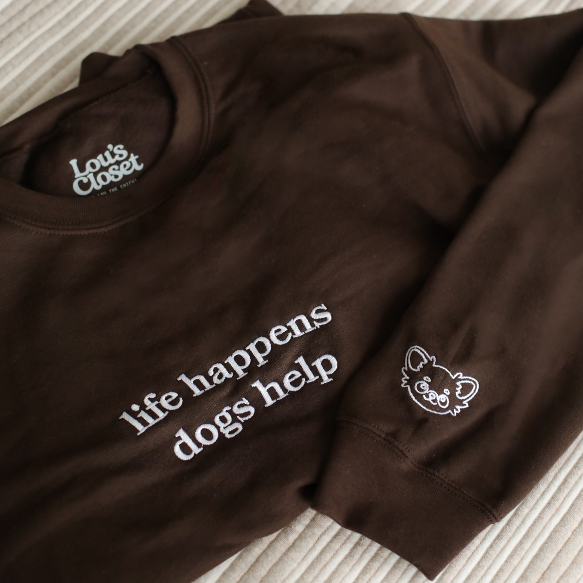 Sweatshirt "Life Happens Dogs Help" - Unisexe
